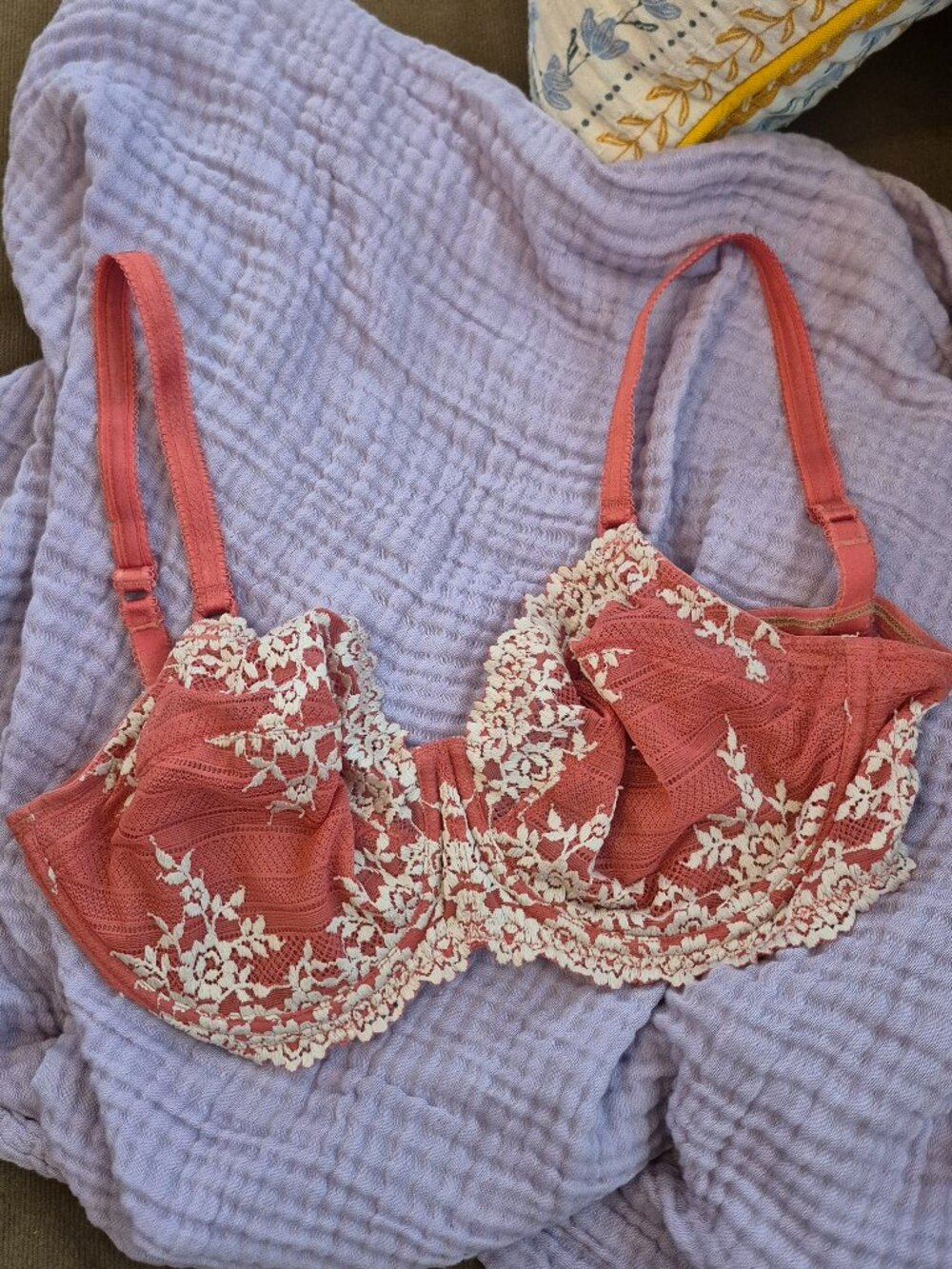 Wacoal 65191 34DDD Embrace Lace Underwire Coral Bra